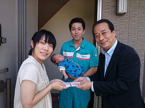福岡九州クボタ 出産祝金制度を新設 週刊 農機新聞